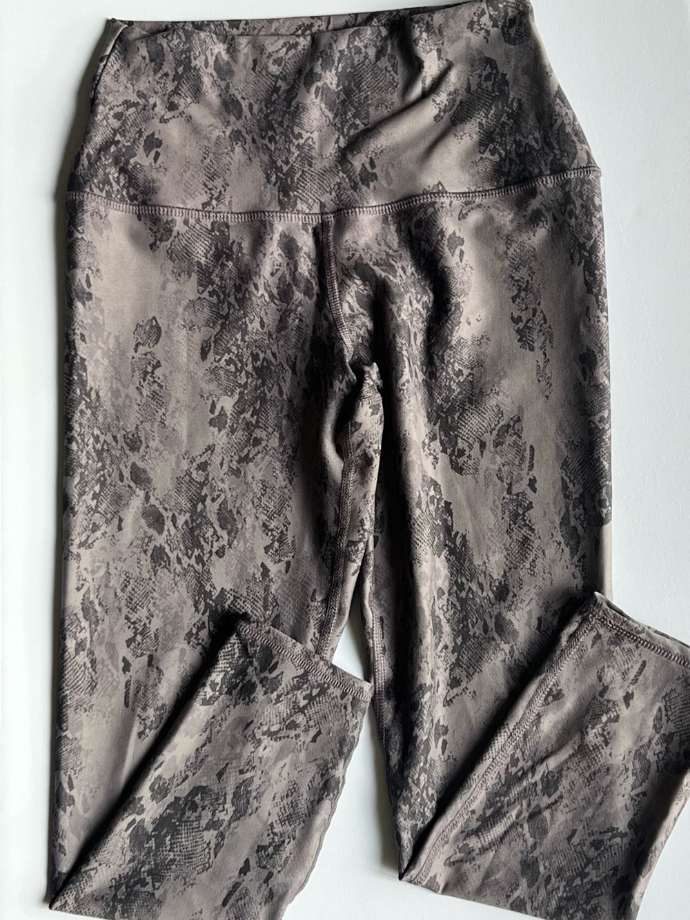 Evolution & Creation Snakeskin Print Leggings Gray Black High Waist Women’s M